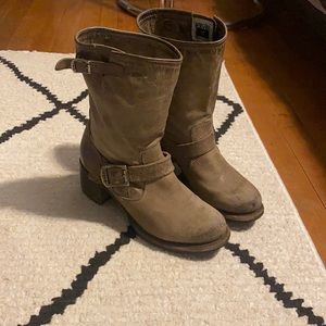 Frye boots size 7.5 Veronica Short with heel